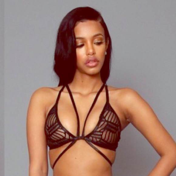 Sexy bralette 😍😍