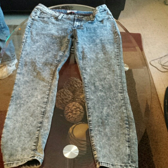 Acid wash skinny jean