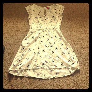 Cute summertime dress! Super comfy!
