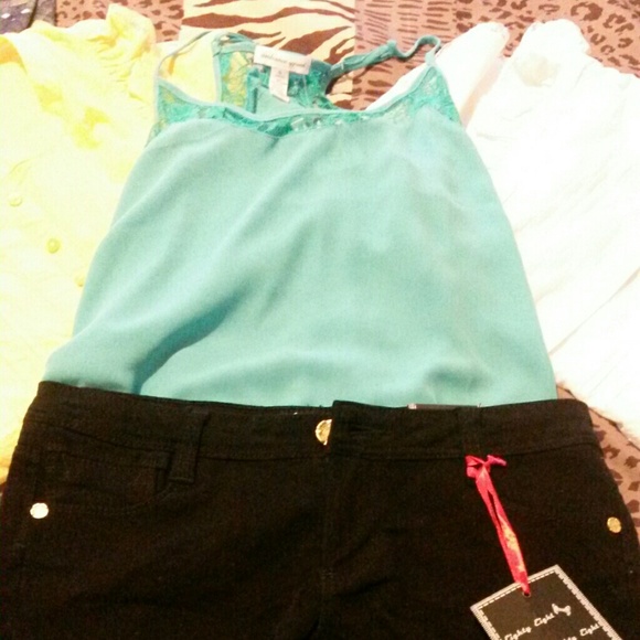 Beautiful Ambiance Apparel Top - Picture 3 of 3