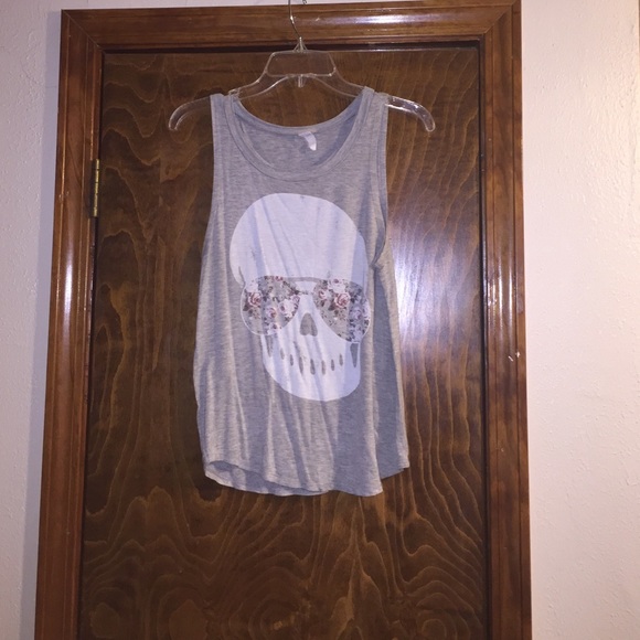 🔸SOLD IN BUNDLE🔸Flower skull muscle tank
