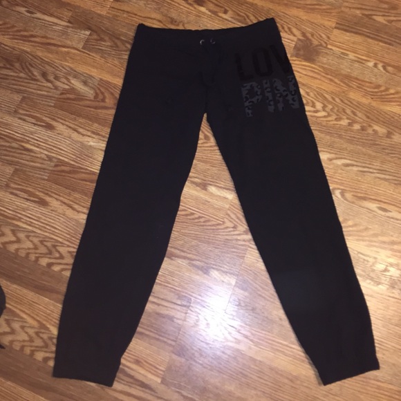 💥SOLD💥Black leopard vs pink pants