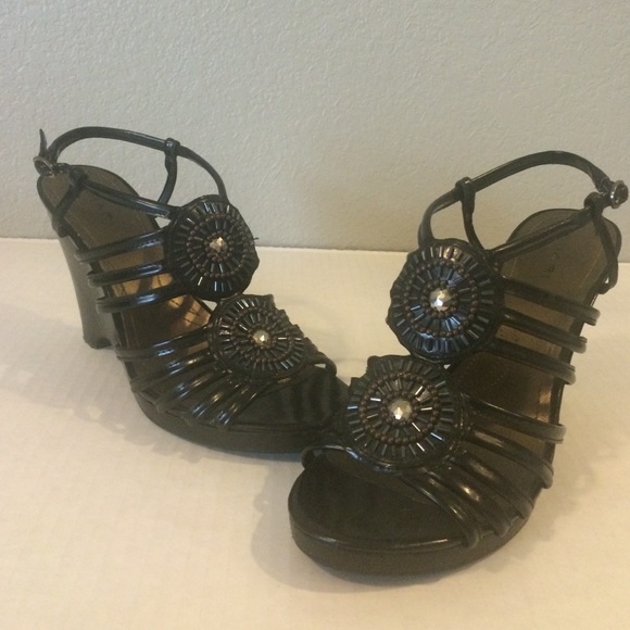 Like New Tahari Black Wedge Sandals Size 8.5