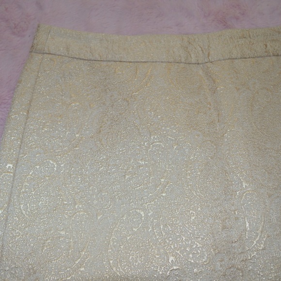 LAST CHANCE gold brocade skirt - Picture 2 of 4