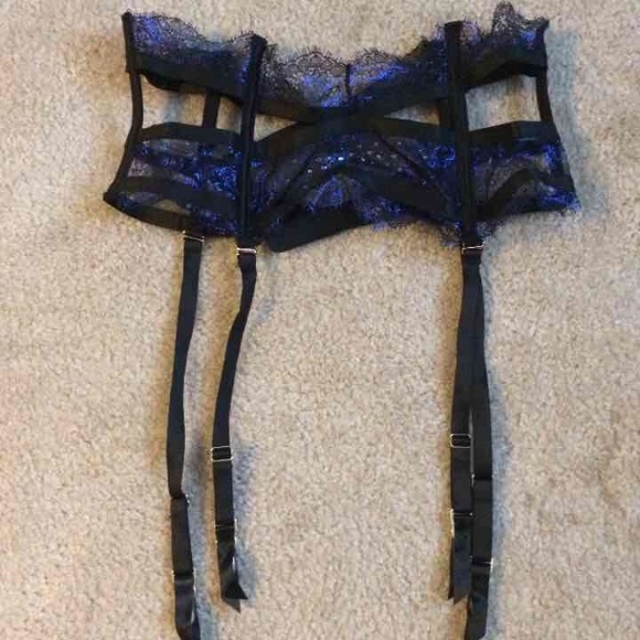 Vs garter belt