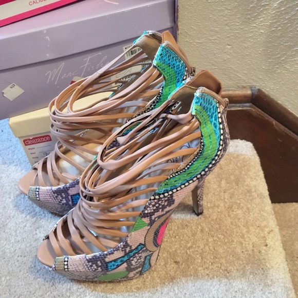 Snake print pumps - Picture 2 of 2