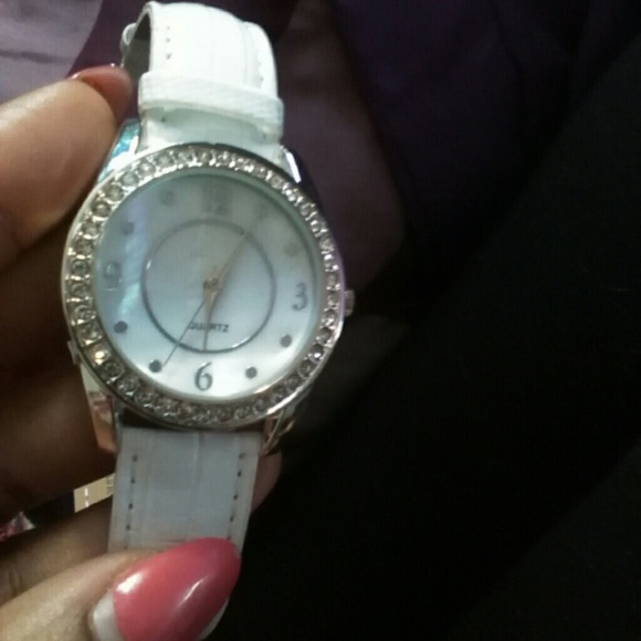 Watch - Picture 3 of 4