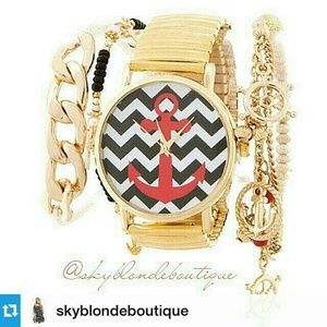 "Chevron/Anchor 4 Piece Set Wrist Party
