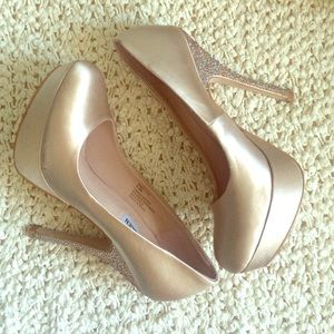 Steve Madden Pumps