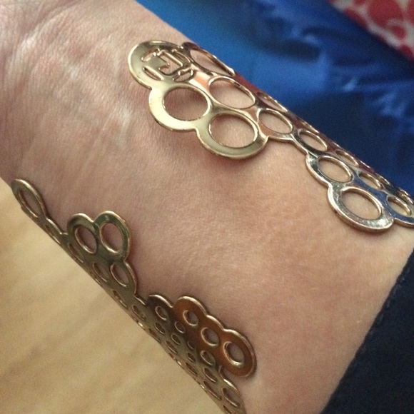 Gold cuff - Picture 2 of 3