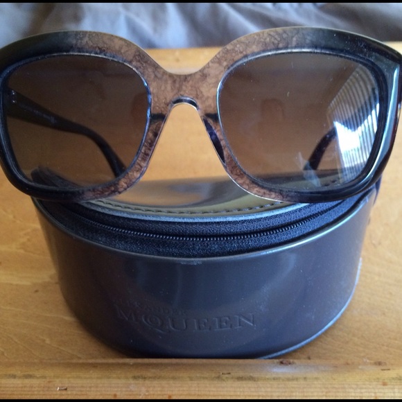 Alexander McQueen sunglasses main image 4