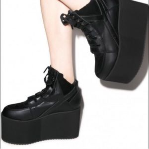 YRU black Qozmo Hi platform sneakers