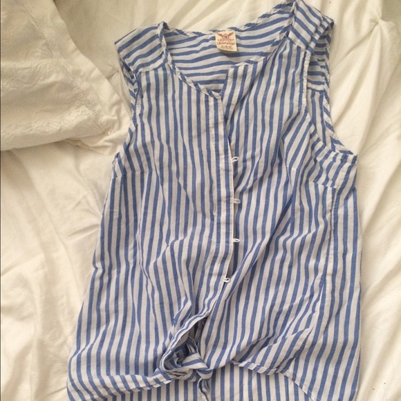 Adorable high-low striped blouse - Picture 1 of 3