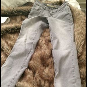Great pair of grey jeans. Worn once!