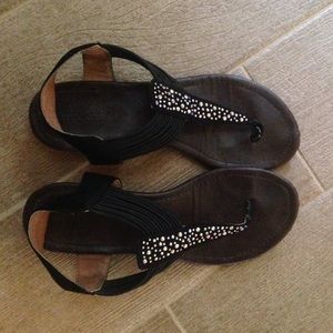 Black sandals with gems