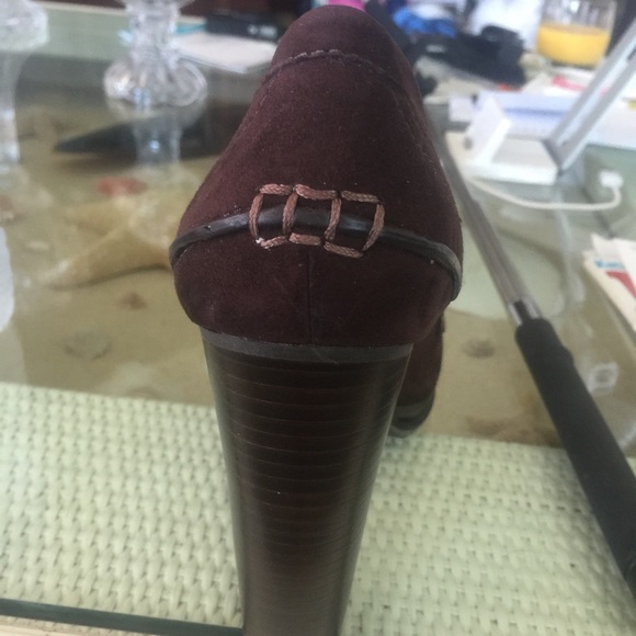 Shoes - Picture 3 of 4