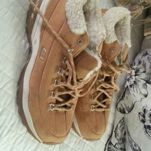 Skechers