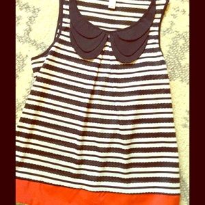 Cute Peter Pan collar striped top.