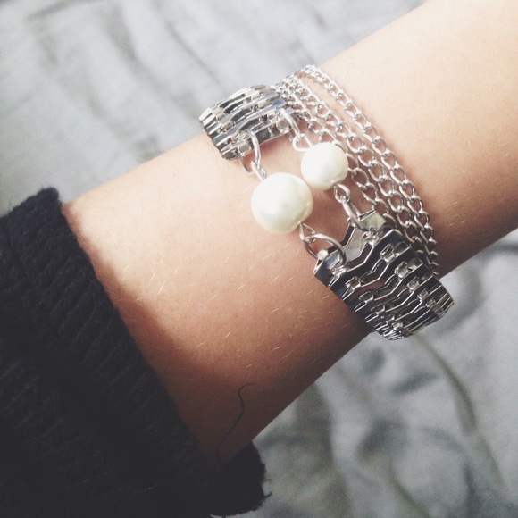 Silver & Pearl Bracelet