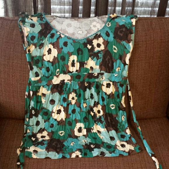 Colorful top with tieback