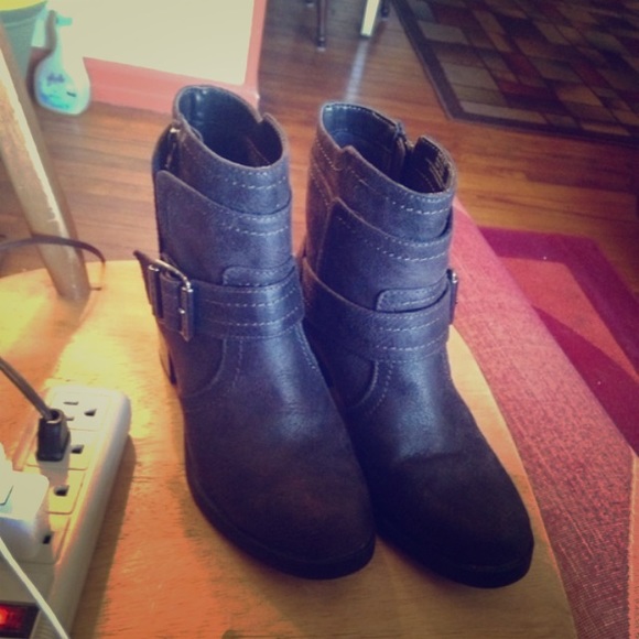 Brown Vera Wang Booties