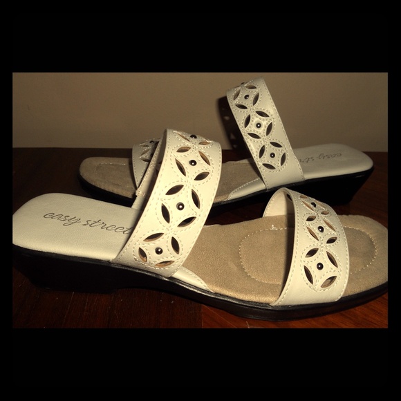 EASY STREET Summer White Cut Out Design Sandal
