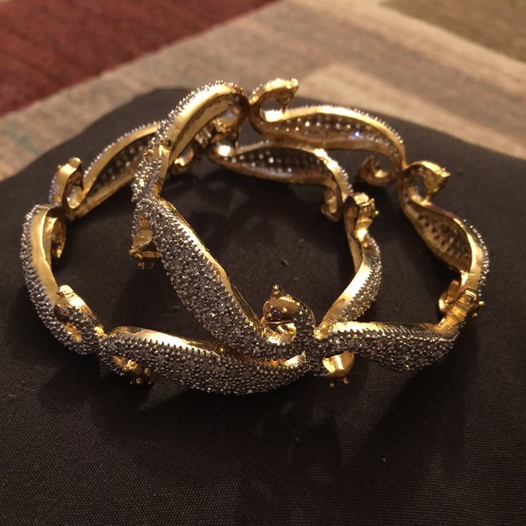 Peacock design bangles - Picture 2 of 3