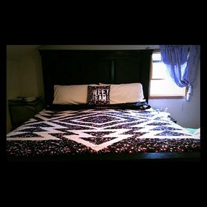 Victoria secret king size w/Sweer Dream pillow