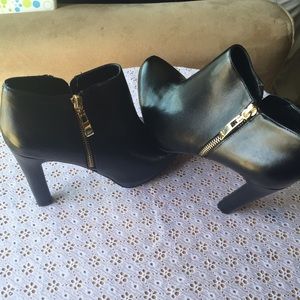 SALE ❤️ Marc Fisher Ankle boots!