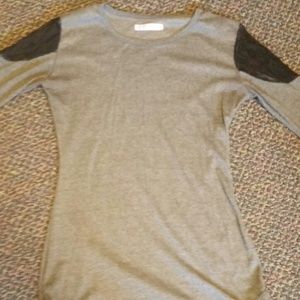 Shirt quarter length sleeves