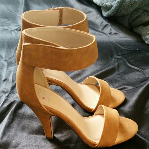 Sandals - Picture 2 of 2