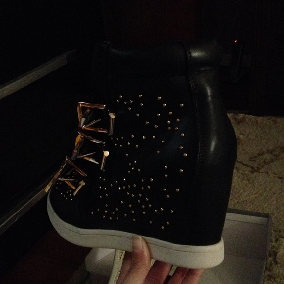 Henry Ferrer wedge shoes SIZE 8.5 fits like an 8! - Picture 4 of 4