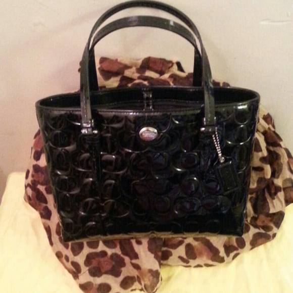 COACH Peyton Signature C Embossed Patent Tote