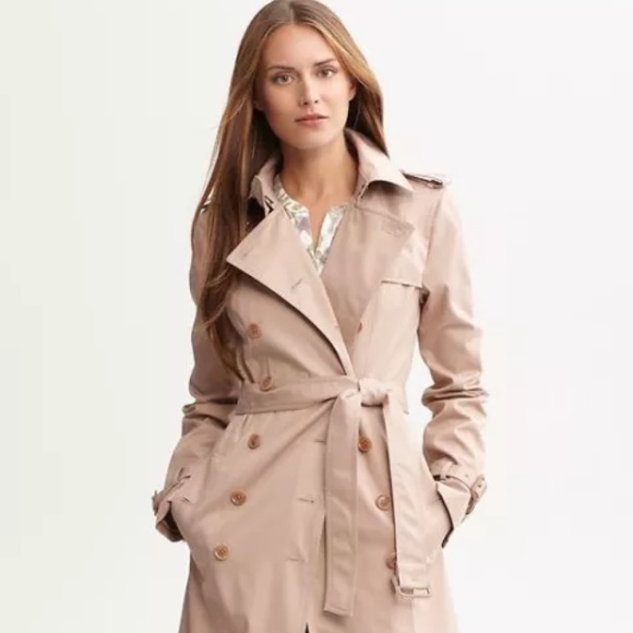 XxxSOLDXxx New Banana Republic Classic Trench!!!!