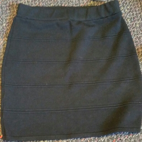 Skirt - Picture 1 of 2