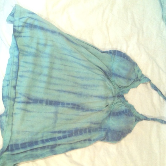 Tie dyed blue top.