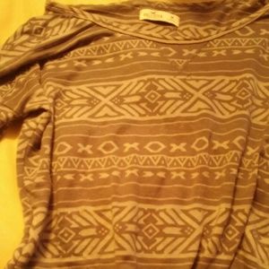 🚫SOLD🚫 Super cute Hollister Aztec stripe shirt