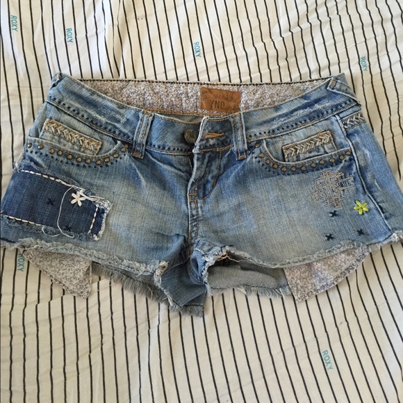 Light Jean shorts