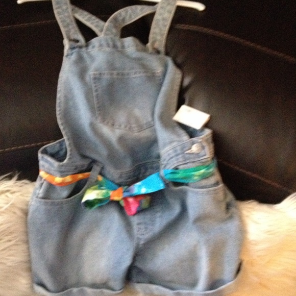 Children's short- overalls NEVER WORN w/tags😍 - Picture 2 of 4