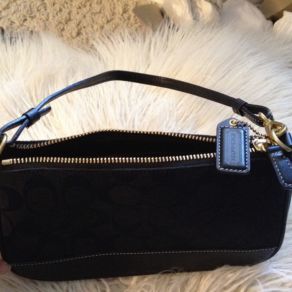 Authentic Coach Bag -small *Never used!! - Picture 3 of 4