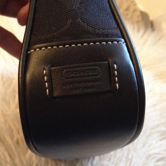 Authentic Coach Bag -small *Never used!! - Picture 4 of 4