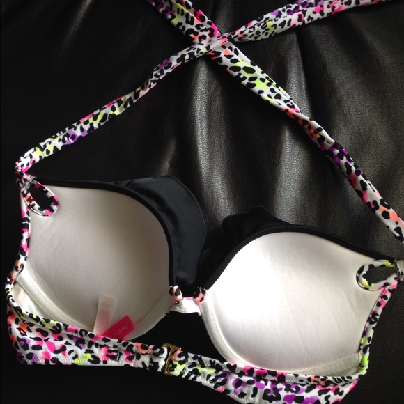 Victoria's Secret bikini top - Picture 2 of 3