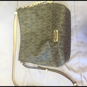 Michael Kors Purse - AUTHENTIC LIKE NEW (REDUCED)