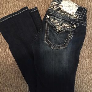 Miss Me dark wash w/ design 🎀 ✨