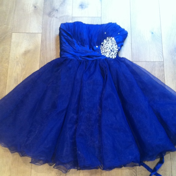 Blue worn once homecoming dress! (: