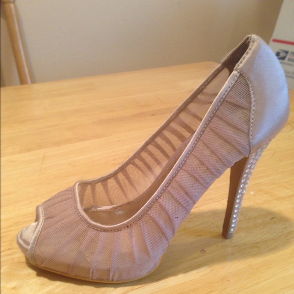 Shoes - Picture 3 of 4