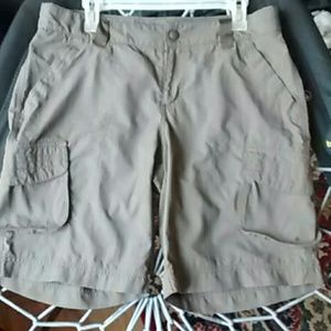 Columbia womens cargo shorts Nylon size 12 NWOT