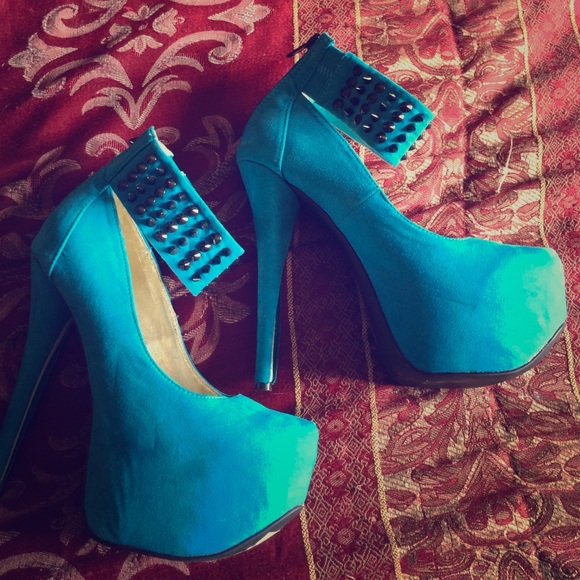 Bakers blue studded pumps heels