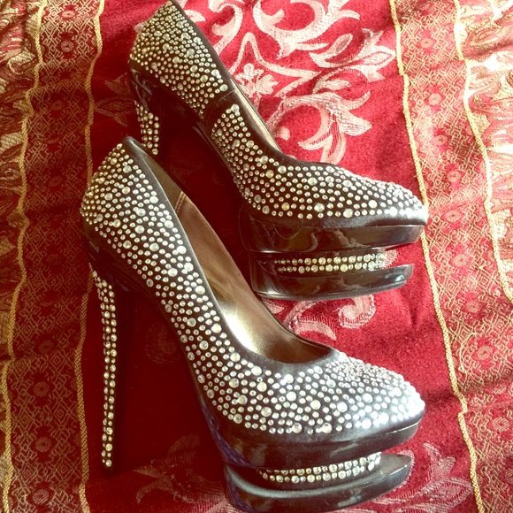 Fully covered Rhine stone heels pumps!