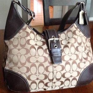 Authentic Coach bag. SOLD OUT ! Don't.  Buy !